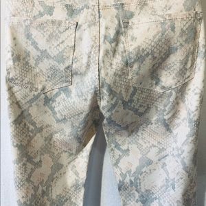 Buffalo Skinny White, Grey & Pink Snake Skin Jeans